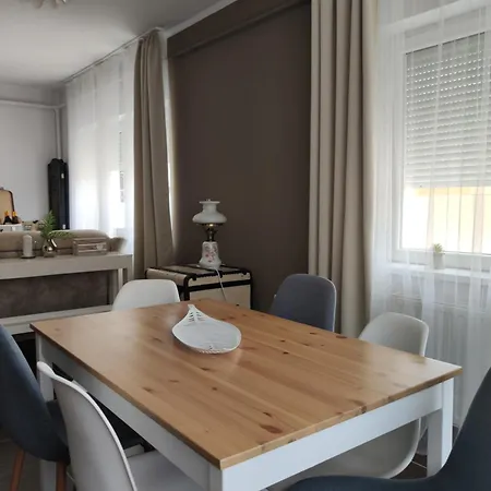 Bíborlak 6 * Villány